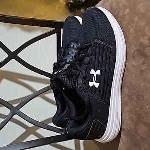 Under Armour Surge woman's running shoes size 8.5